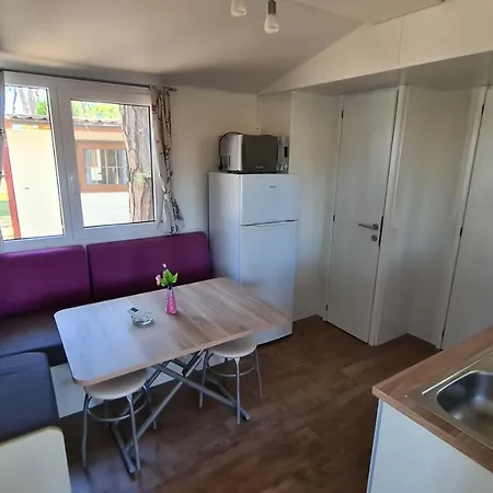 Semesterpark Mobilhome Victoria Lanterna 4*