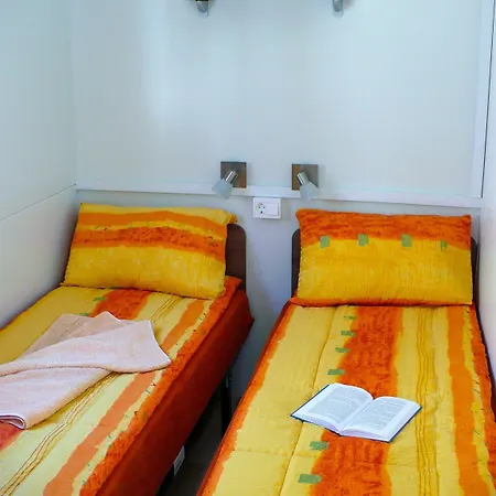 Mobilhome Victoria Lanterna База отдыха Тар