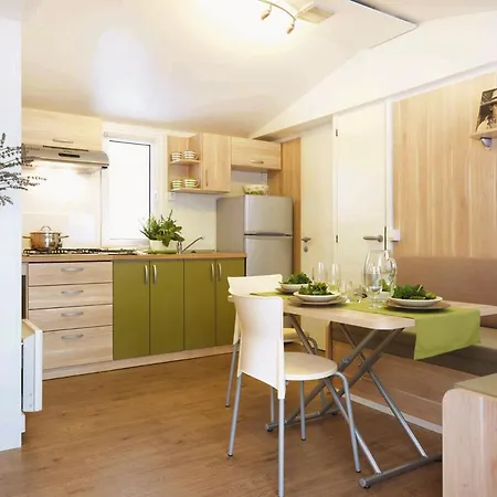 Mobilhome Victoria Camping Lanterna 4*